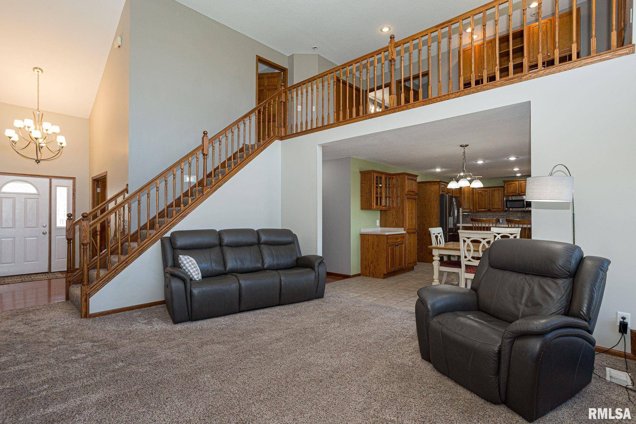 Eldridge, IA 52748,12 DOUGLAS WAY