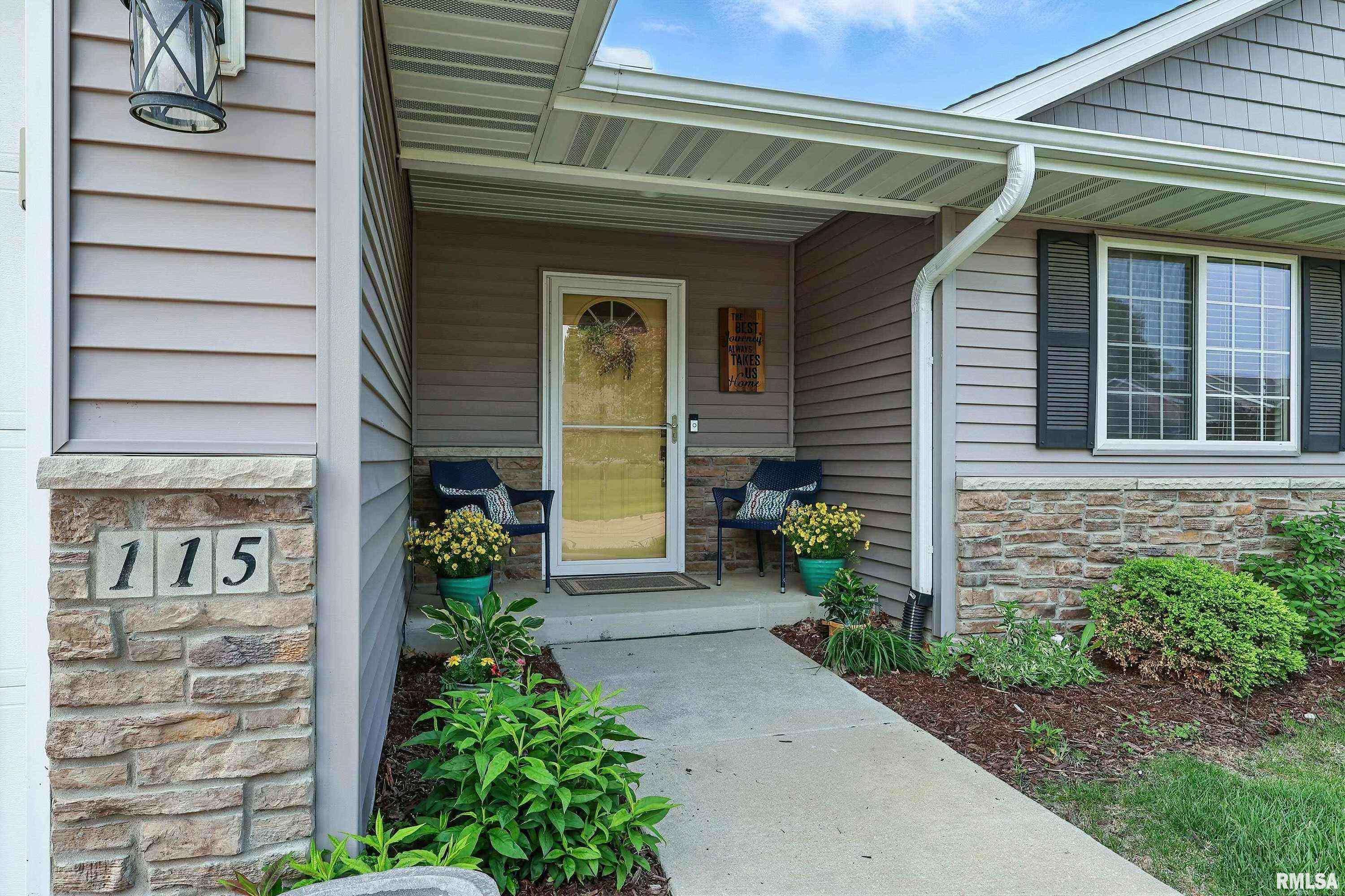 Eldridge, IA 52748,115 W PINEHURST DR