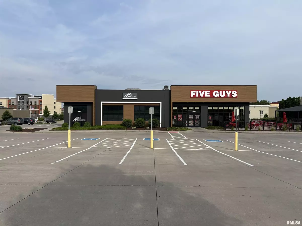 Davenport, IA 52807,4840 UTICA RIDGE RD