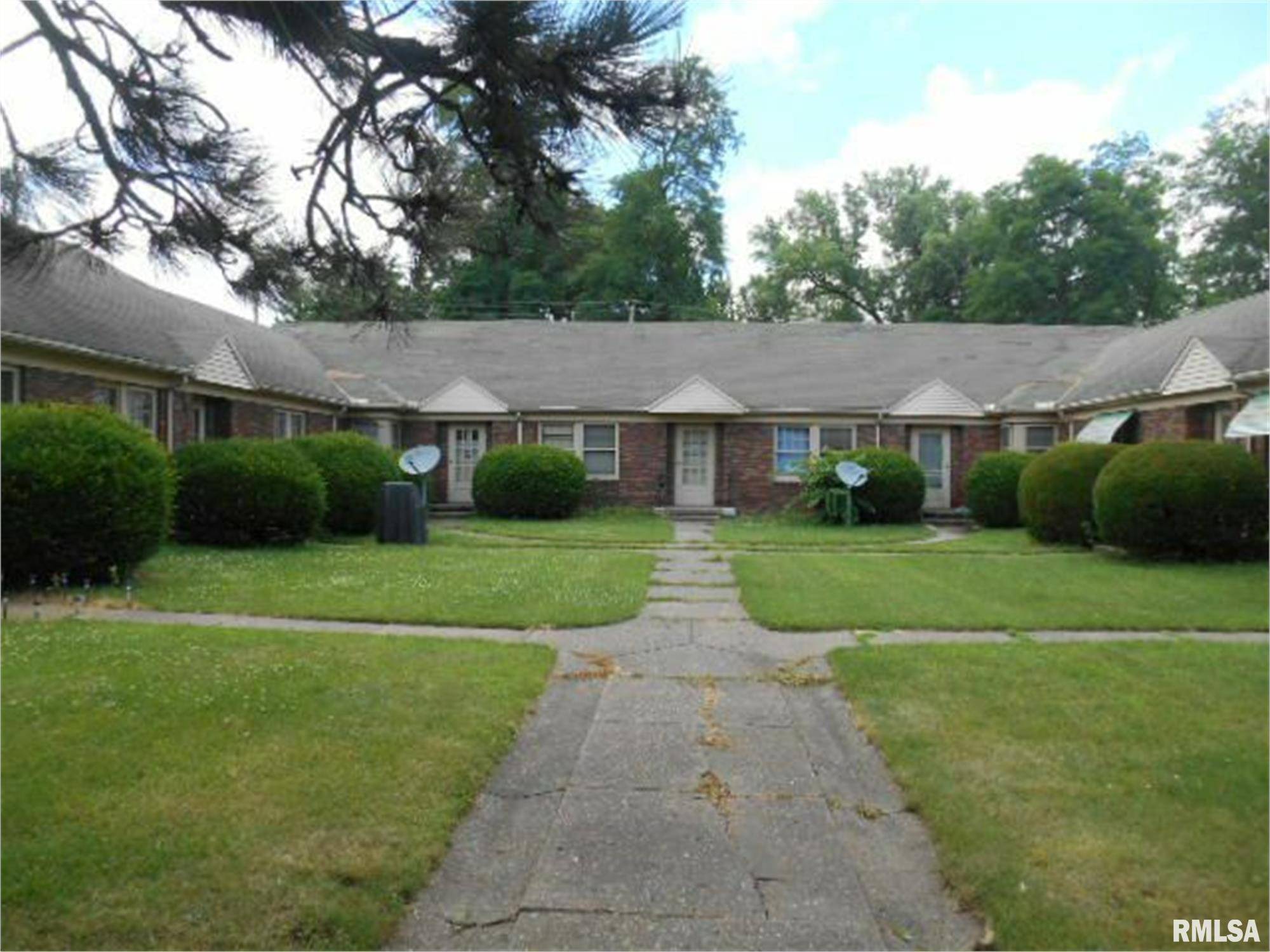 1728 E LOCUST ST #J, Davenport, IA 52803