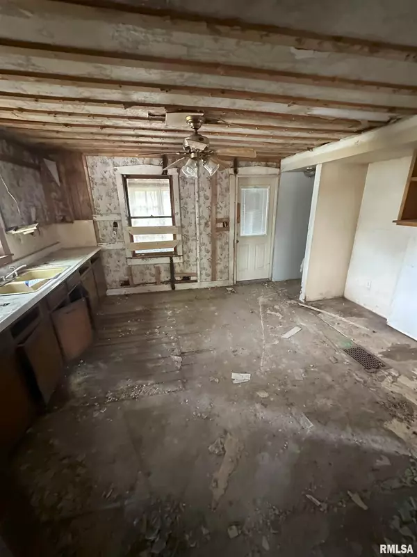 Muscatine, IA 52761,700 CEDAR ST