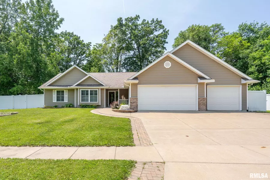 3406 SHADOW WOOD CT, Milan, IL 61264