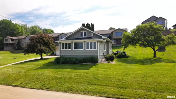 Fulton, IL 61252,115 4TH ST