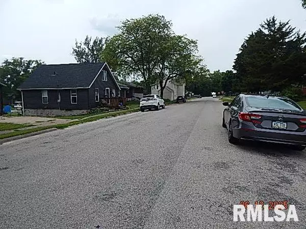 Buffalo, IA 52728,708 3RD ST