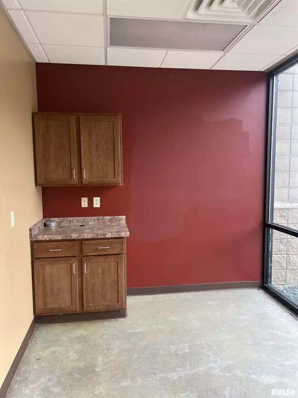 Port Byron, IL 61275,215 N MAIN ST