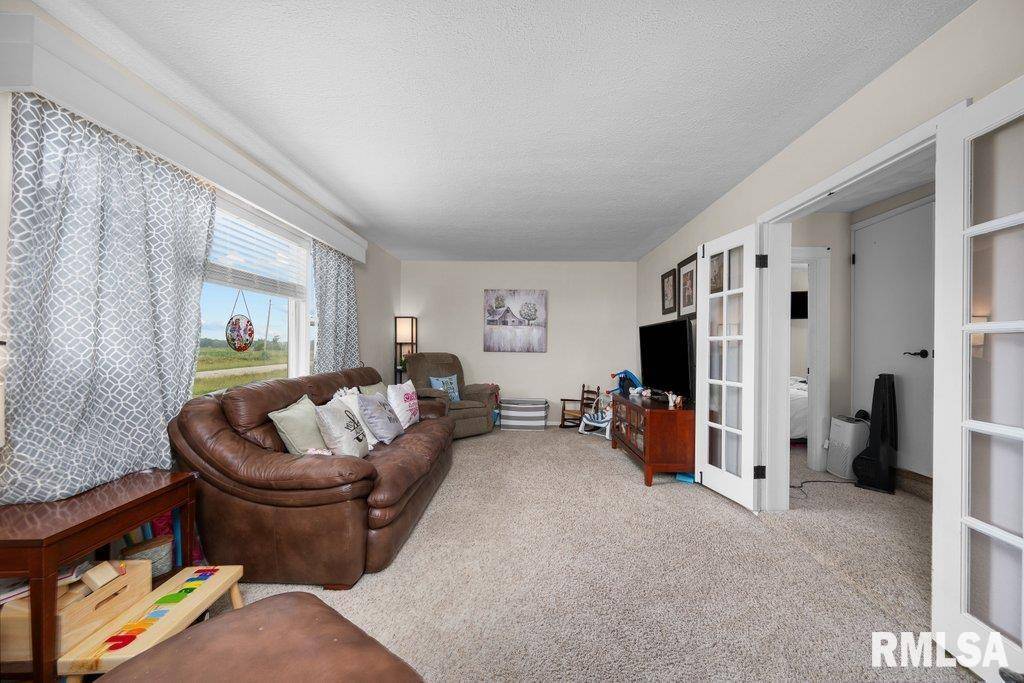 Reynolds, IL 61279,2156 RIDGE RD
