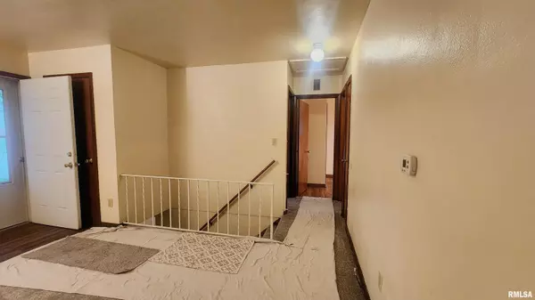 Bettendorf, IA 52722-5272,2613-2615 MAGNOLIA DR #2