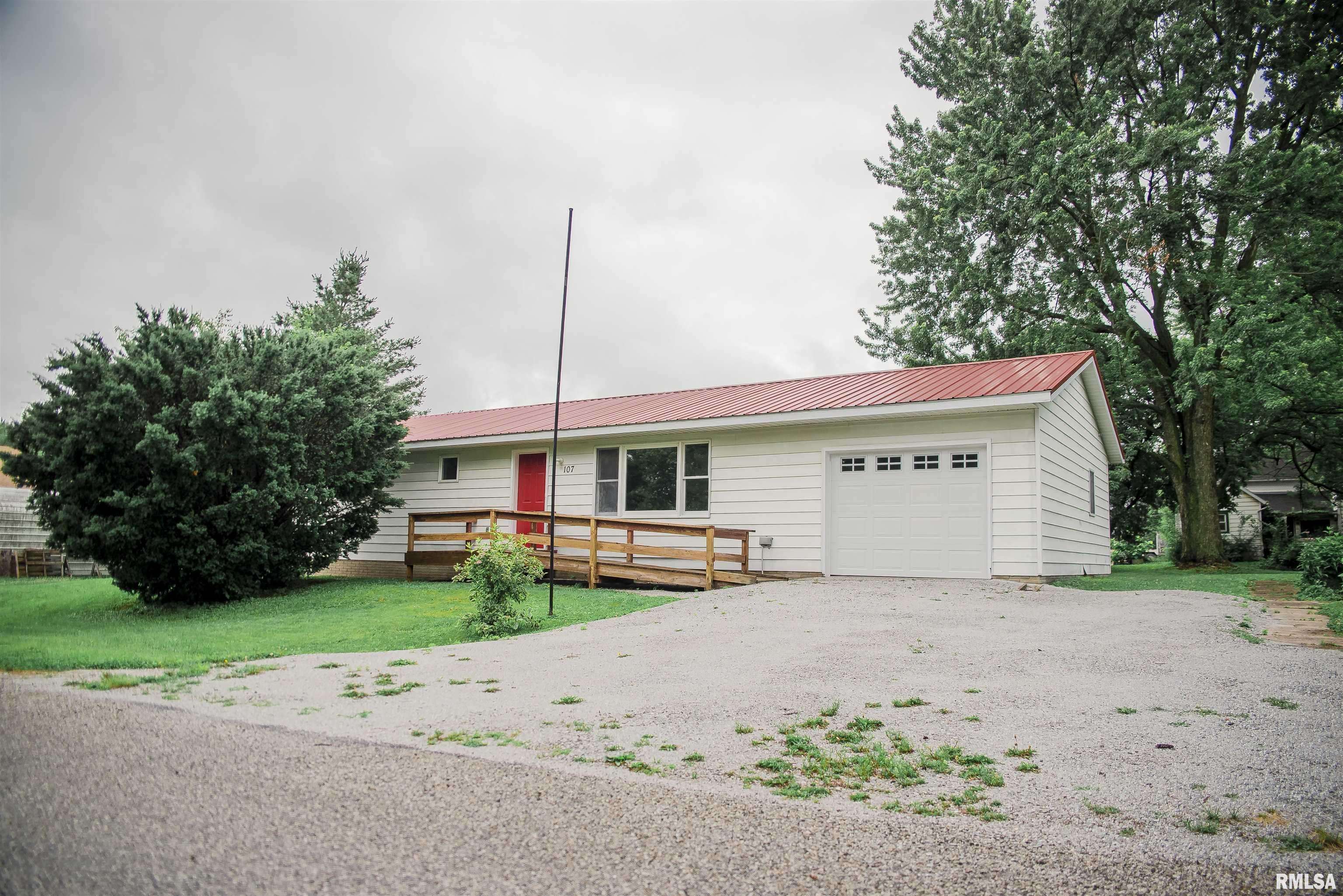 107 N 1ST ST, West Point, IL 62380