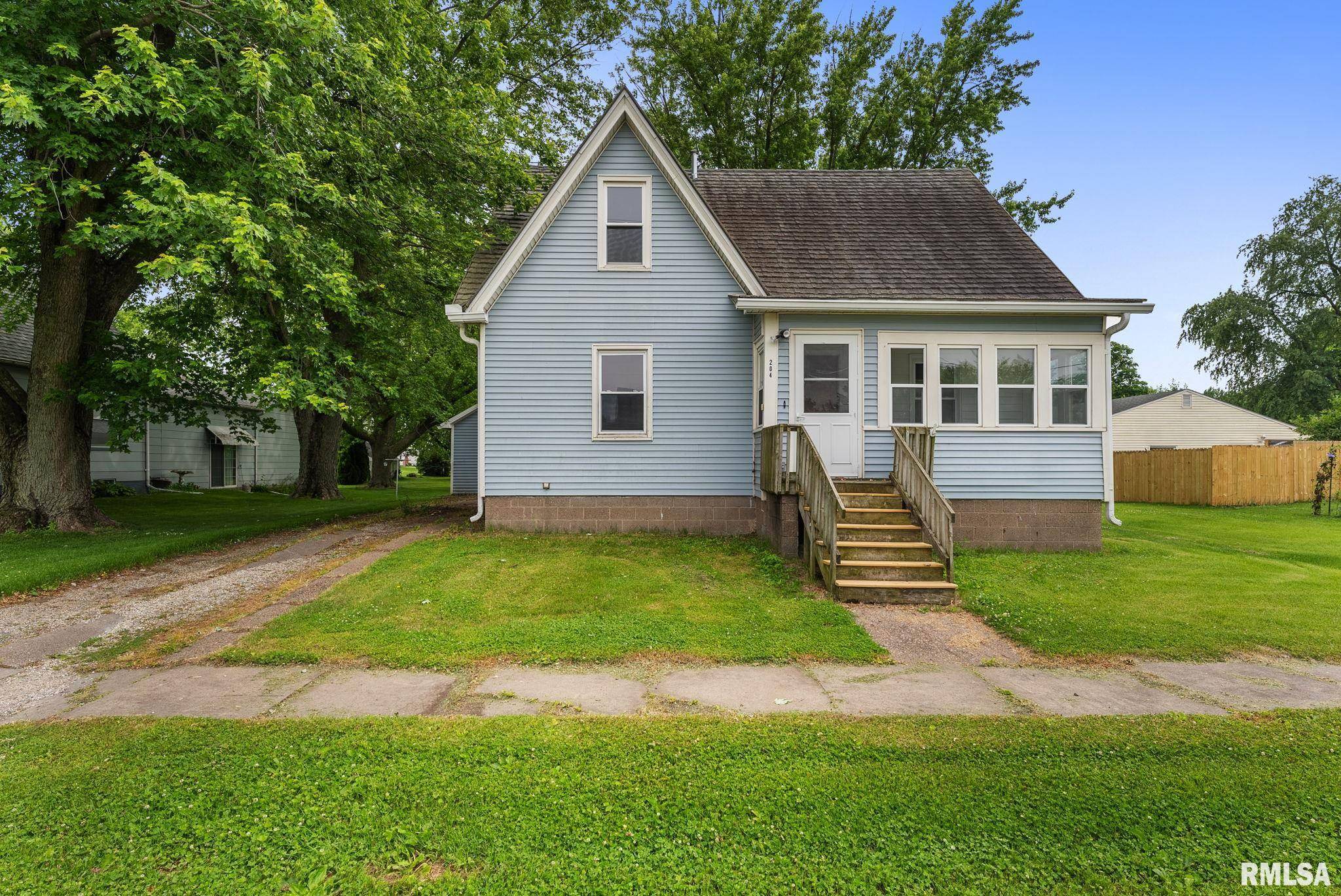 204 E MAIN ST, Joy, IL 61260