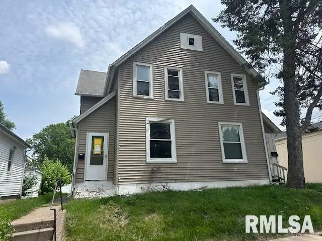 1919 STURDEVANT ST, Davenport, IA 52804