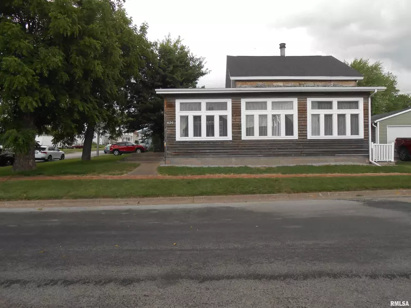 636 3RD ST, Buffalo, IA 52728