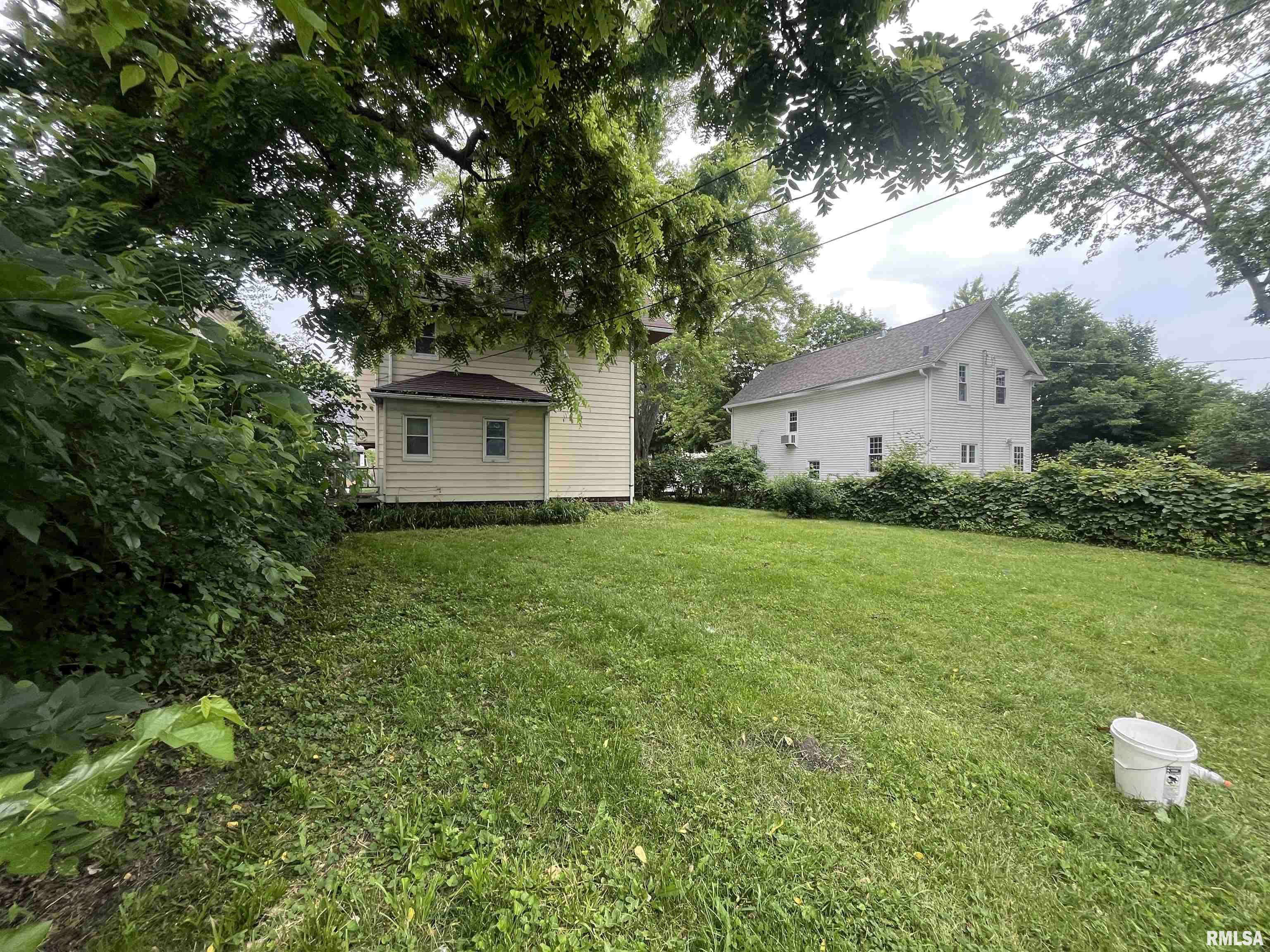 Davenport, IA 52803,421 W 17TH ST