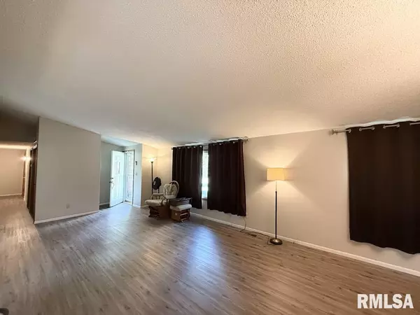 Herrin, IL 62948,825 MELODY LN