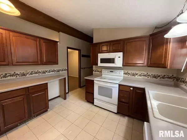 Herrin, IL 62948,825 MELODY LN