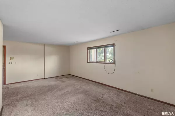 Bettendorf, IA 52722,4055 31ST ST