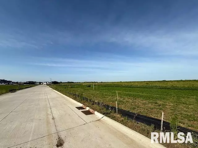 6890 Meghan AVE, Bettendorf, IA 52722
