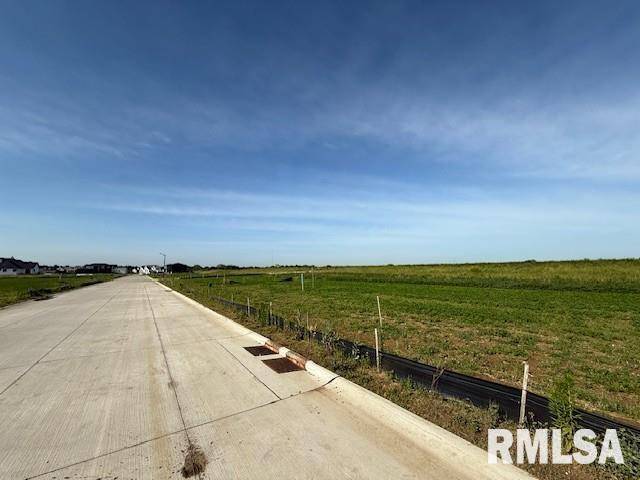6890 Meghan AVE, Bettendorf, IA 52722
