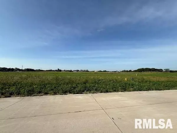 6887 Meghan AVE, Bettendorf, IA 52722