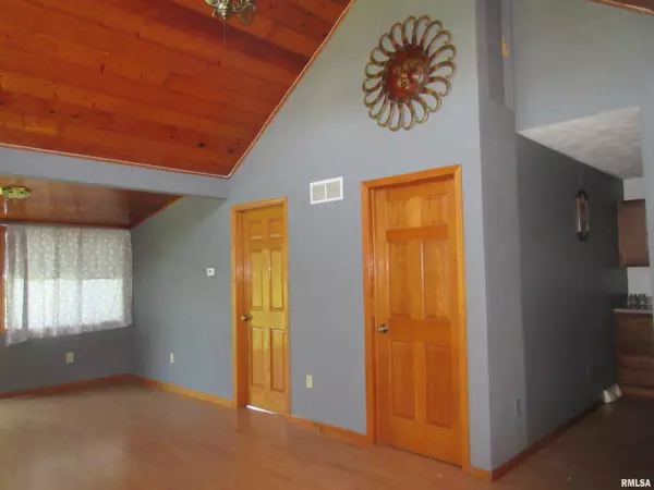 Alpha, IL 61413,32 CRESCENT LAKE LK