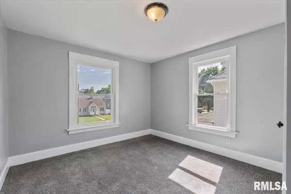 Davenport, IA 52804,812 W 16TH ST