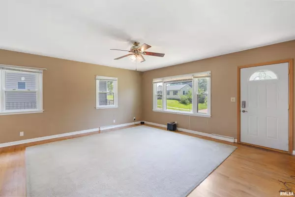 Bettendorf, IA 52722,2524 BELLEVUE AVE