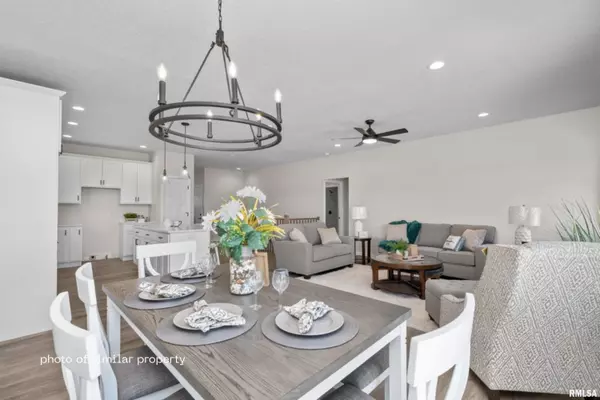 Eldridge, IA 52748,1867 REDBUD CIR #103