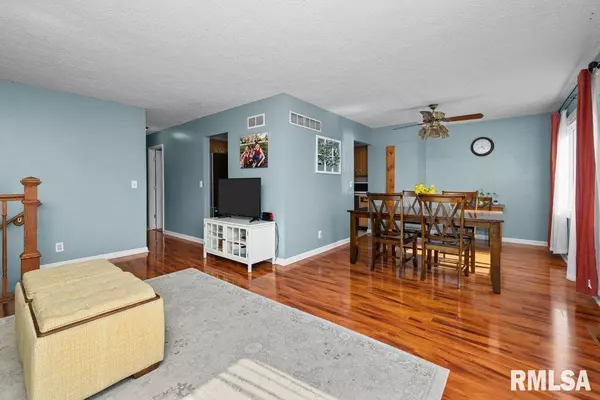 Bettendorf, IA 52722,3651 TAM-O-SHANTER Drive North