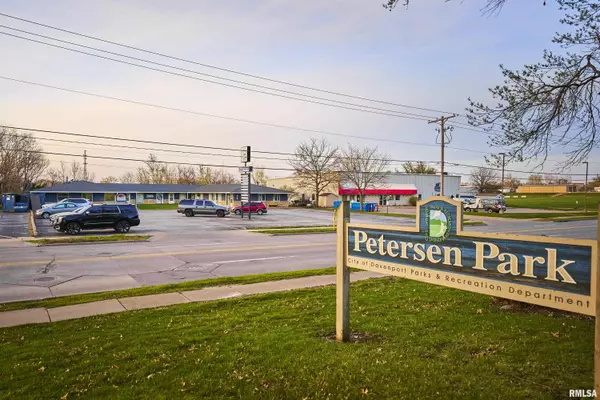 Davenport, IA 52804,2906 W CENTRAL PARK AVE #8