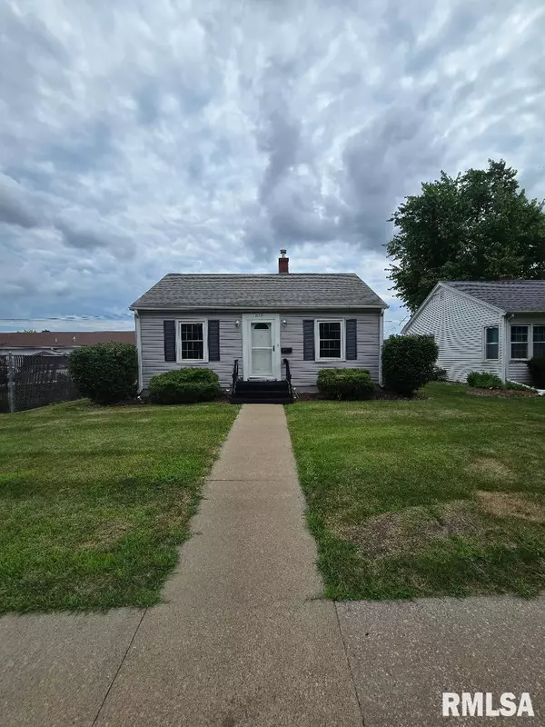 Clinton, IA 52732,1619 PERSHING BLVD