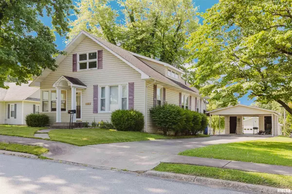 1506 E OAK ST, West Frankfort, IL 62896