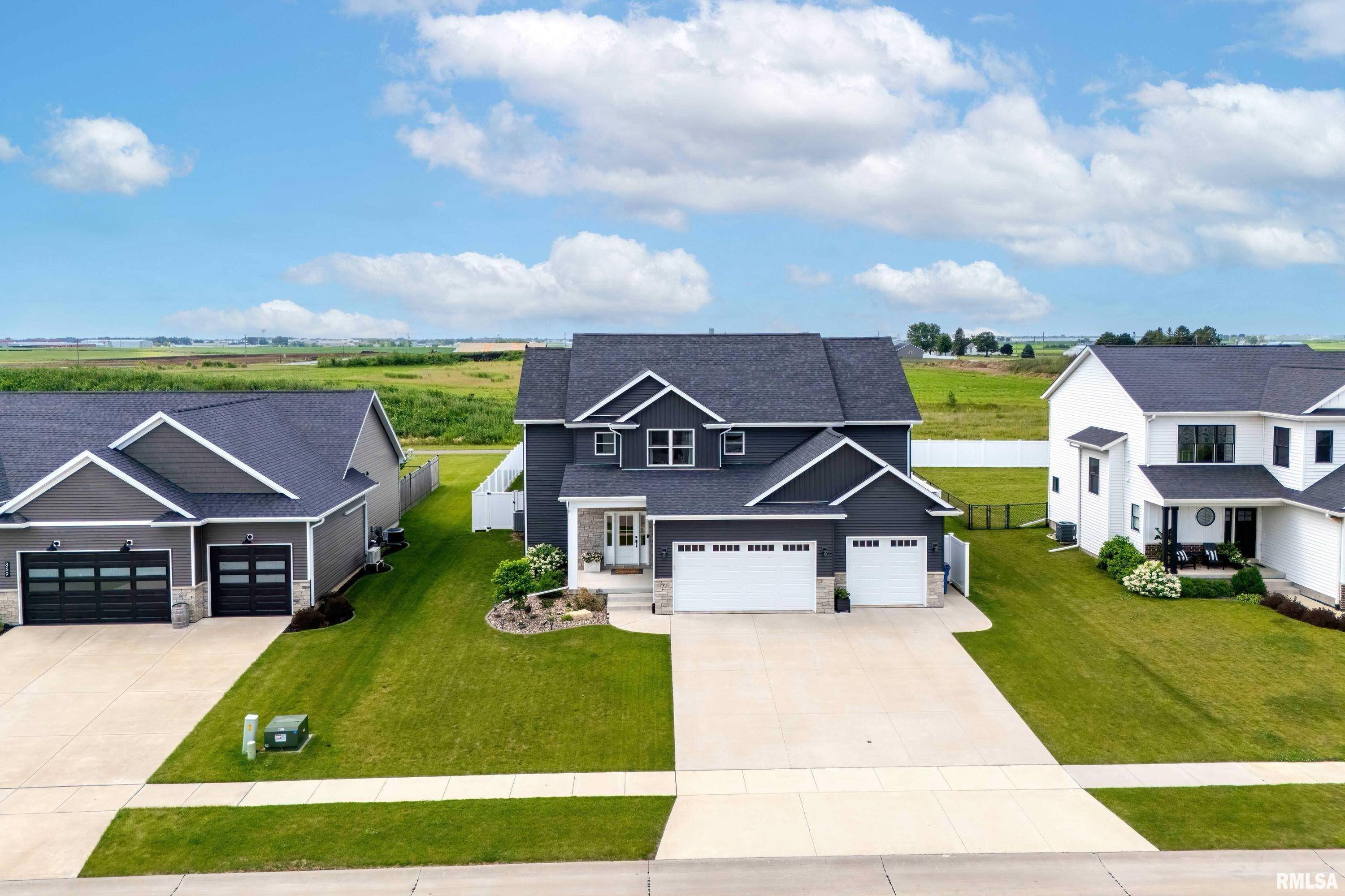 385 W TORREY PINES DR, Eldridge, IA 52748