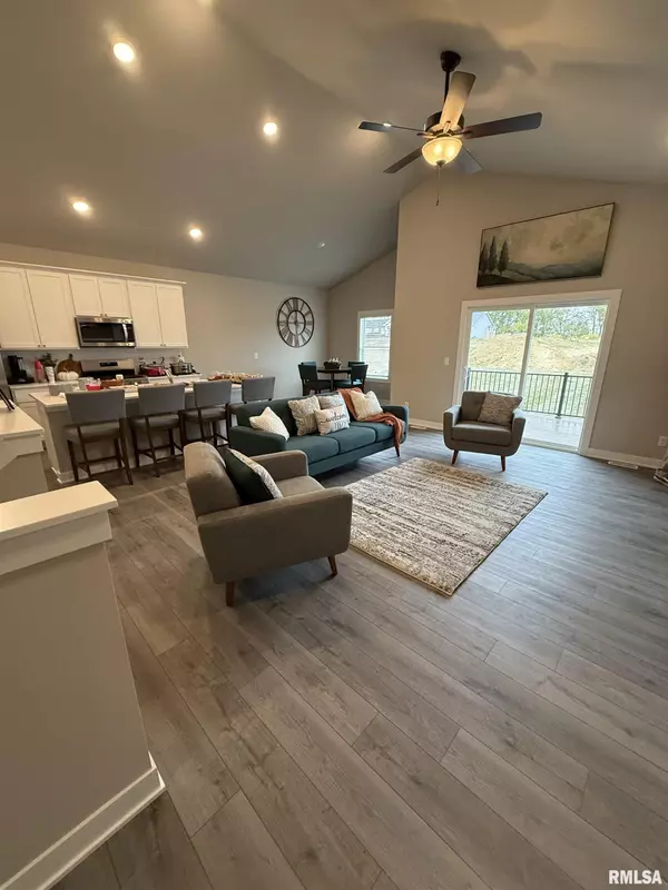 Davenport, IA 52807,6103 THOR AVE