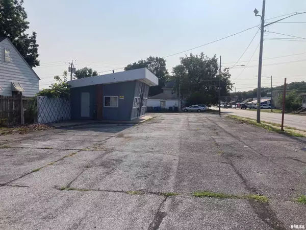 Moline, IL 61265,3909 4TH AVE