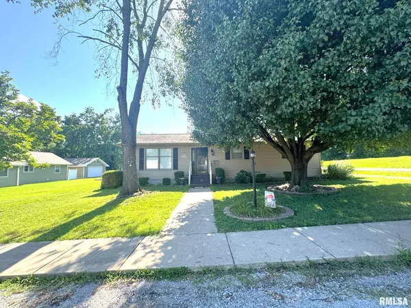 West Frankfort, IL 62896,502 S DAY ST