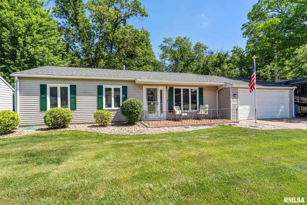 941 33RD AVE, East Moline, IL 61244