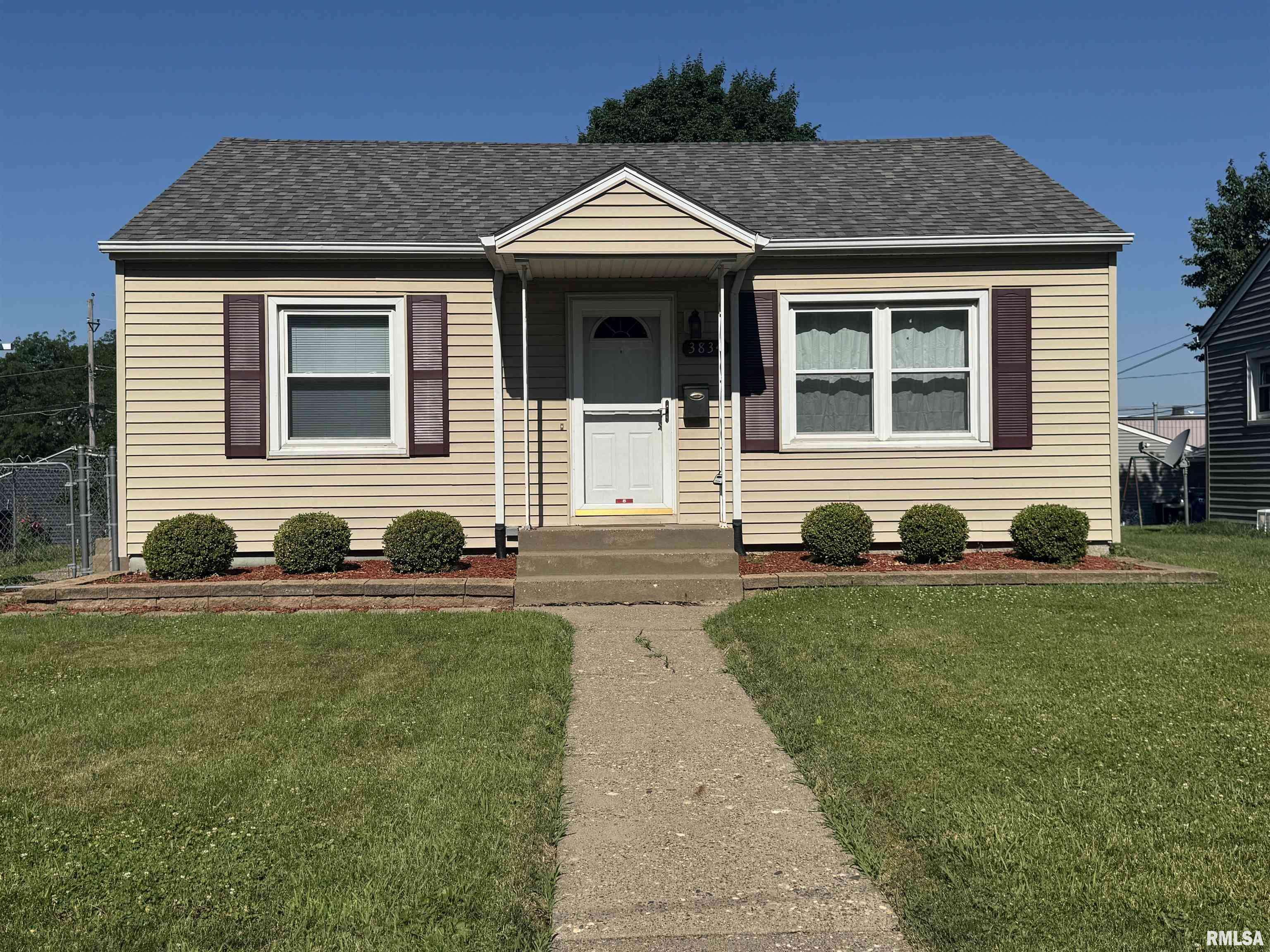 3834 N STURDEVANT ST, Davenport, IA 52806