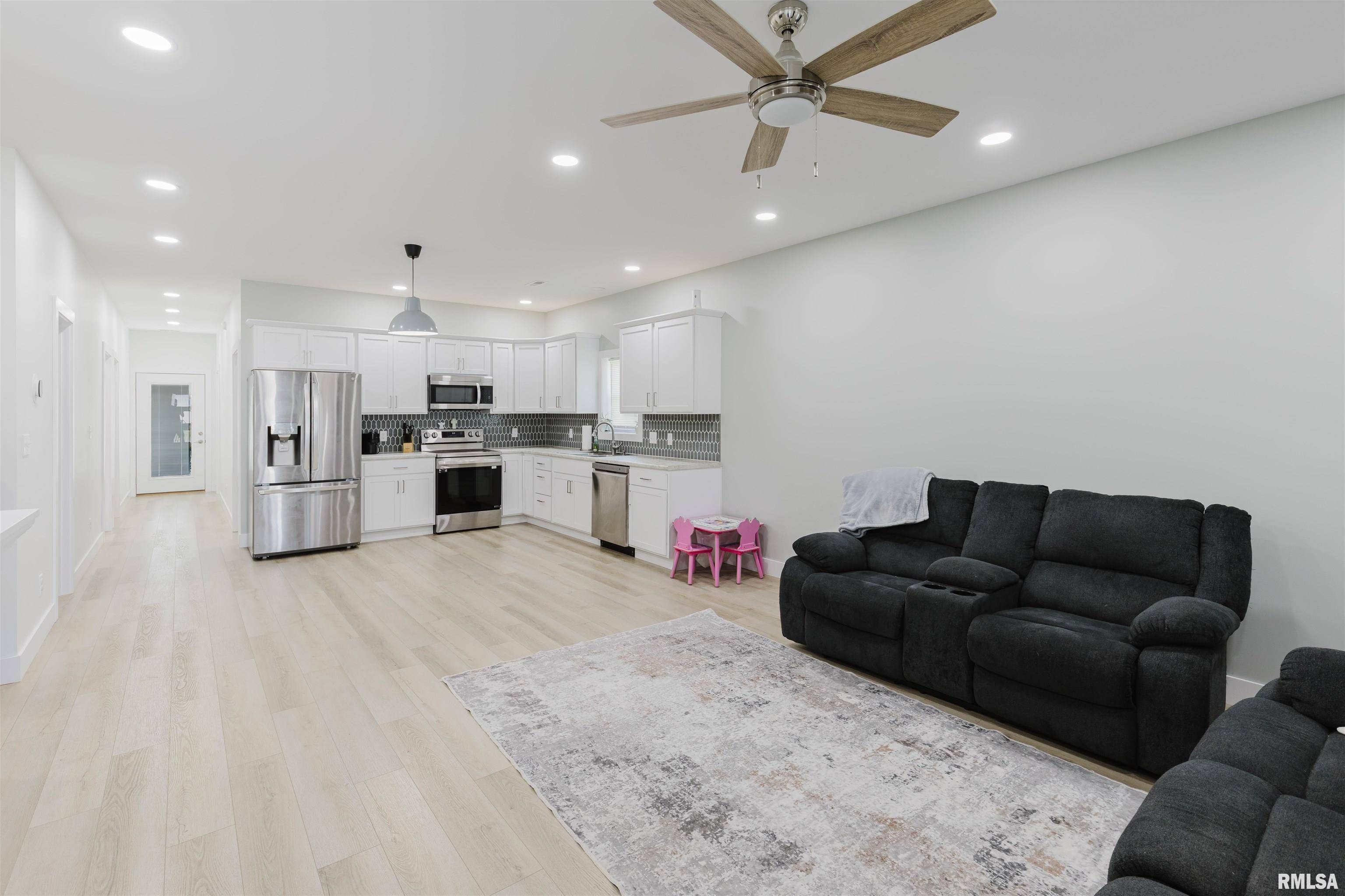 Herrin, IL 62948,821 N 27TH ST