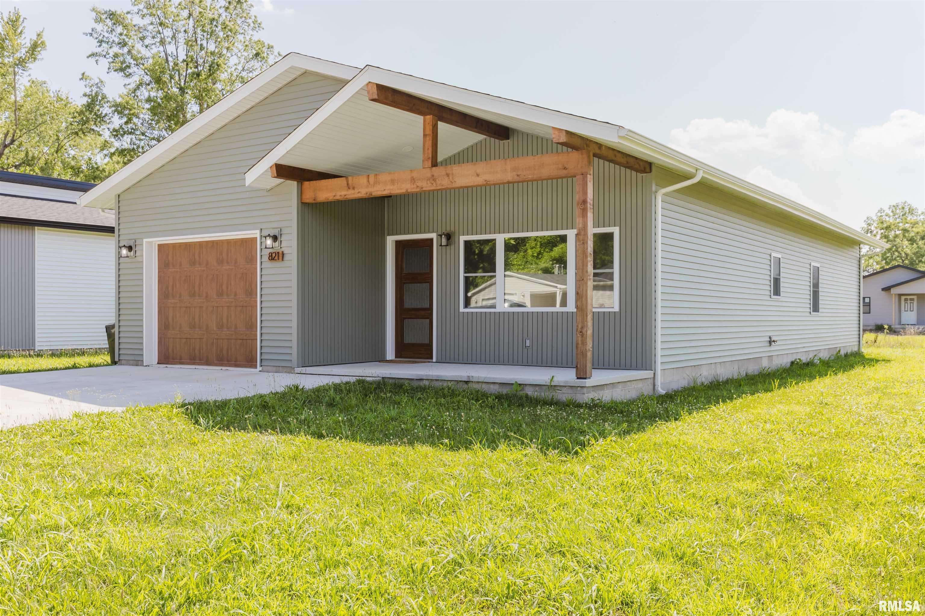 Herrin, IL 62948,821 N 27TH ST
