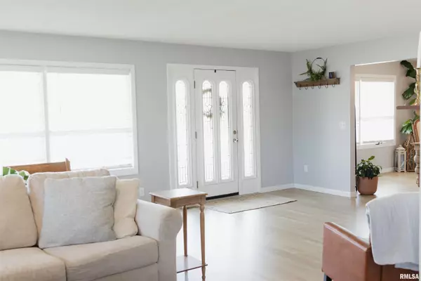 Camp Point, IL 62320,300 S 1ST ST