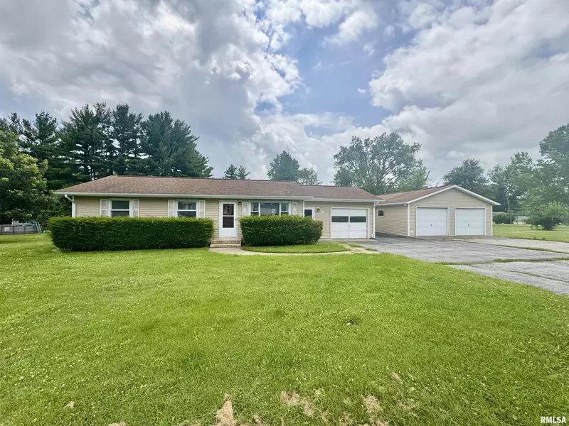15 5TH ST, Matherville, IL 61263