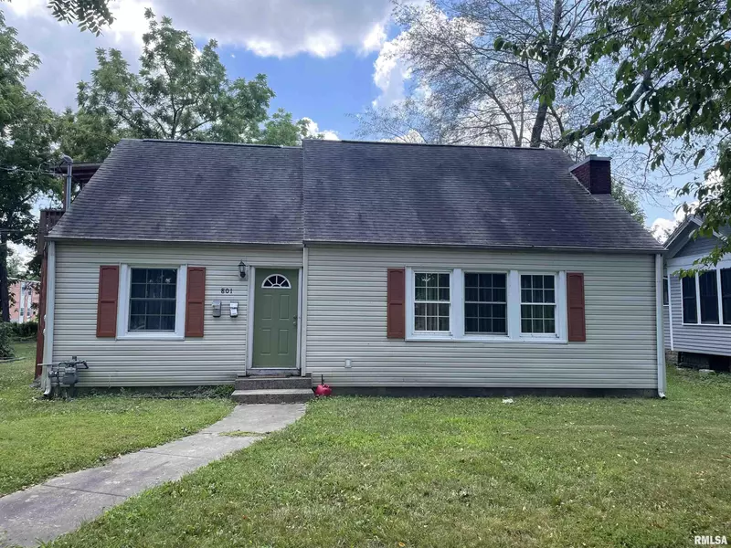 801 W COLLEGE ST #A/B, Carbondale, IL 62901