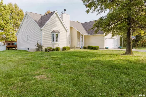 10224 Illinois Steel RD, Johnston City, IL 62951