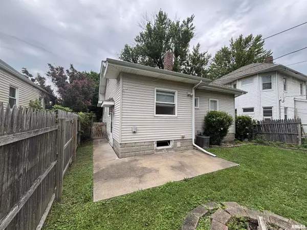 East Moline, IL 61244,170 16TH AVE