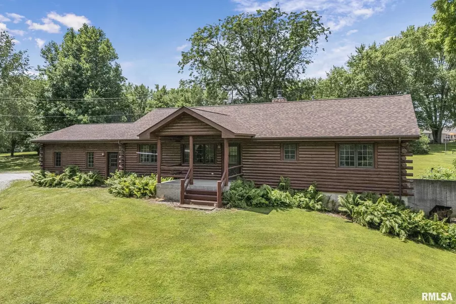 4830 WYOMING AVE, Davenport, IA 52806