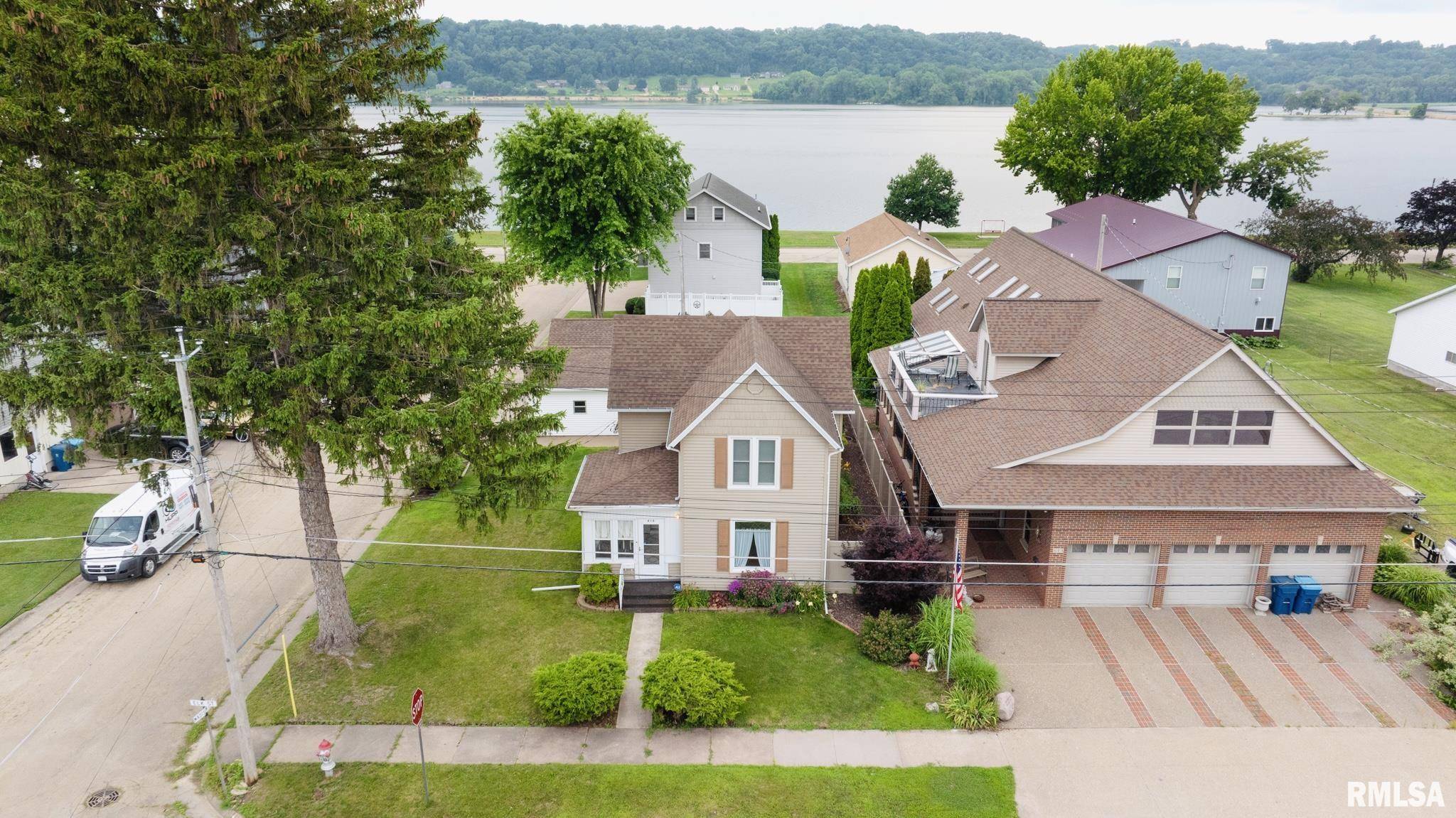 616 ELK ST, Sabula, IA 52070