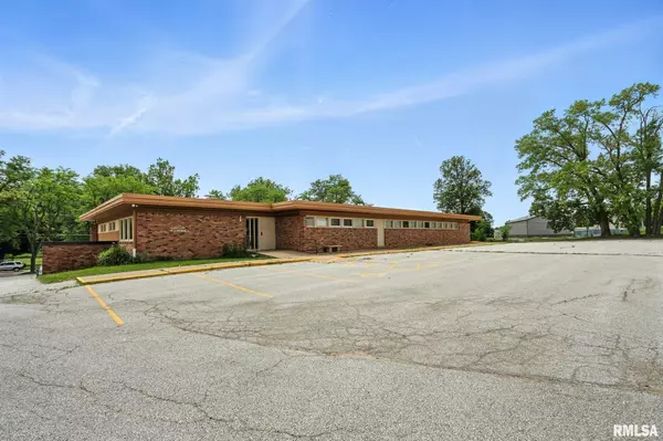 Davenport, IA 52806,430 W 35TH ST