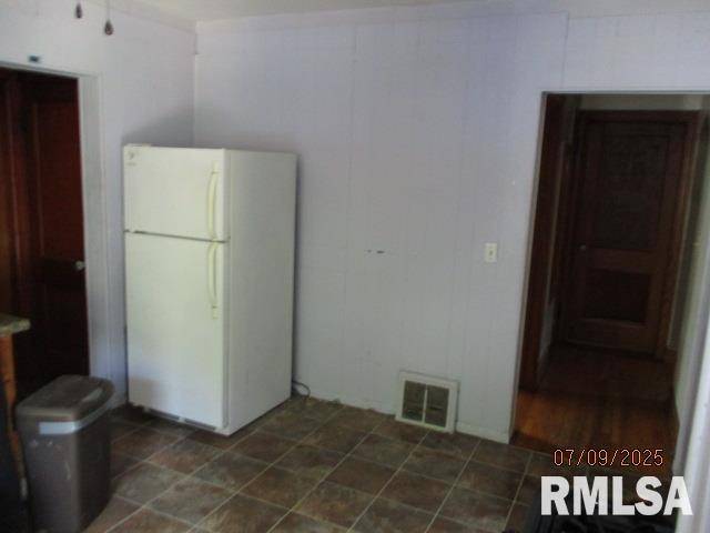 Davenport, IA 52804,507 WAVERLY RD