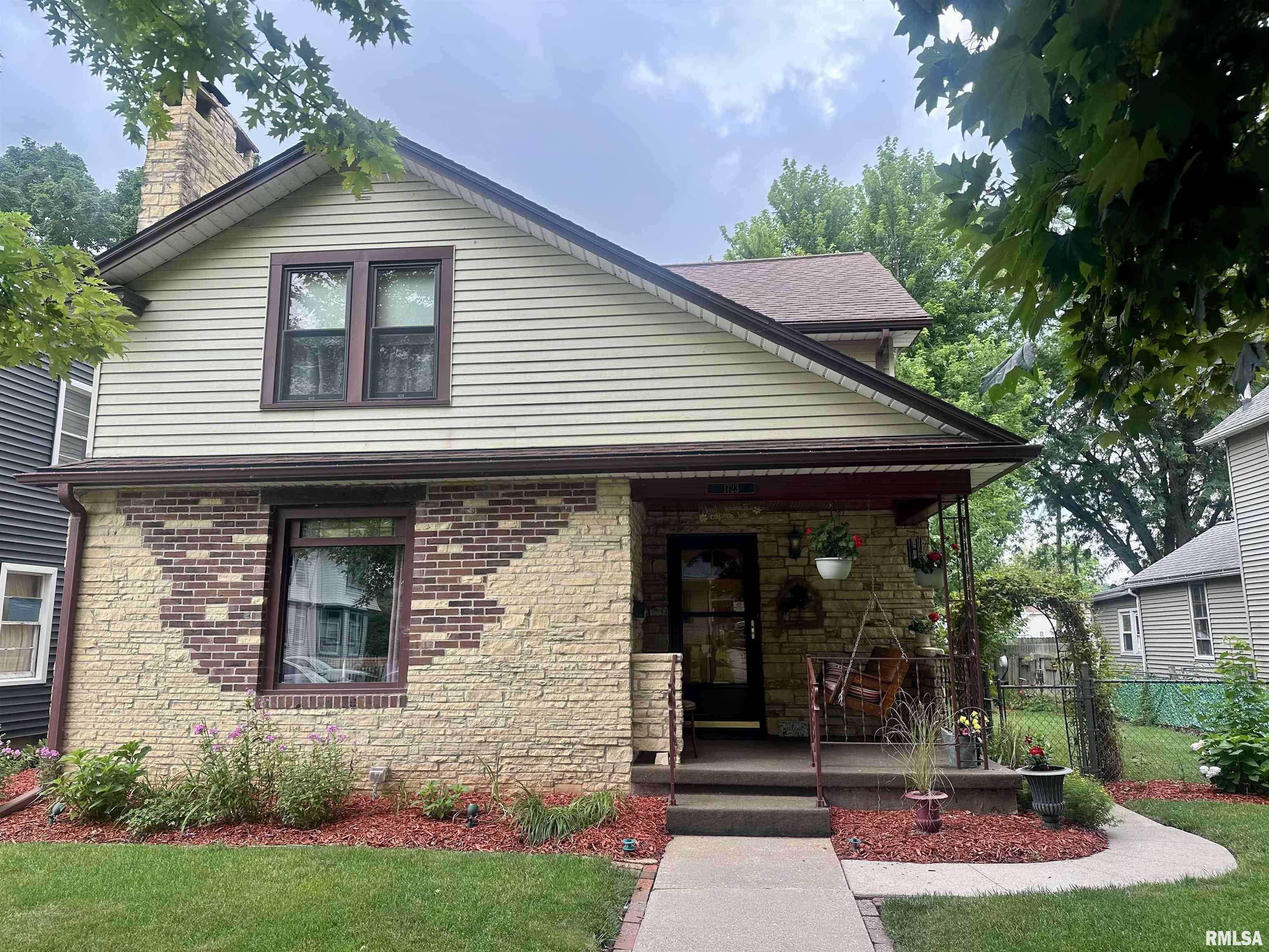 Clinton, IA 52732,1723 PERSHING BLVD