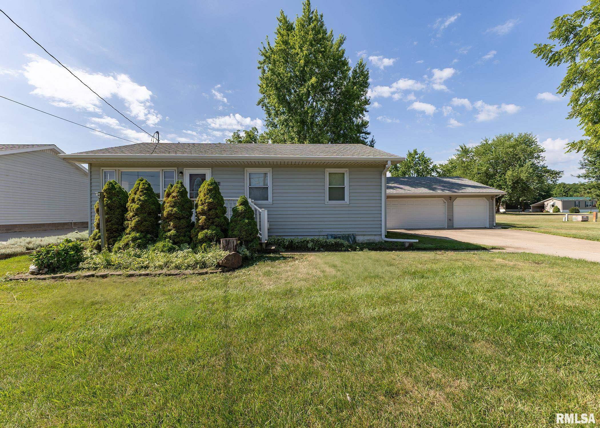 1821 9TH ST, Camanche, IA 52730