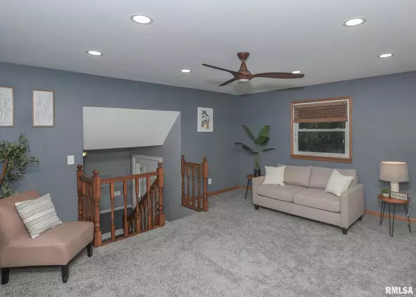 East Moline, IL 61244,4240 4TH AVE